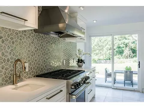 87 Kirby Ave, Warwick, RI 02889 photo 9