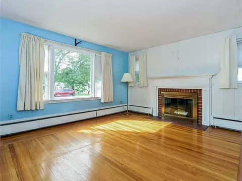 81 Hardwick St, Warwick, RI 02889 photo 5