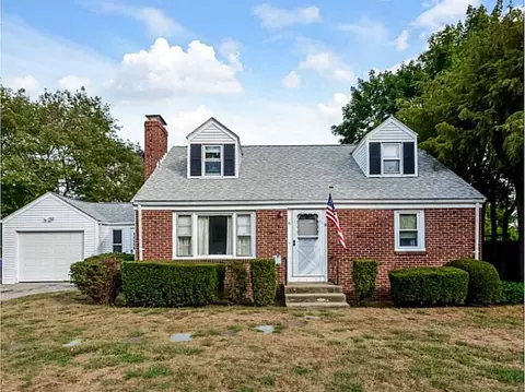81 Hardwick St, Warwick, RI 02889 photo 1