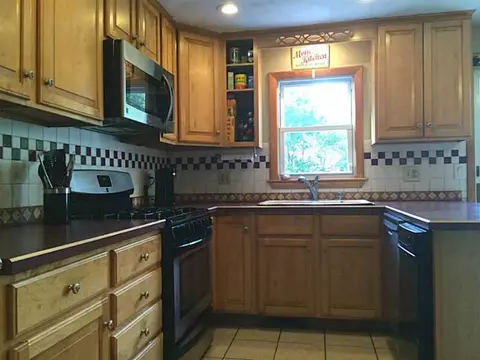 388 Grandview Ave, Woonsocket, RI 02895 photo 6