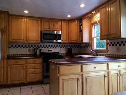 388 Grandview Ave, Woonsocket, RI 02895 photo 4