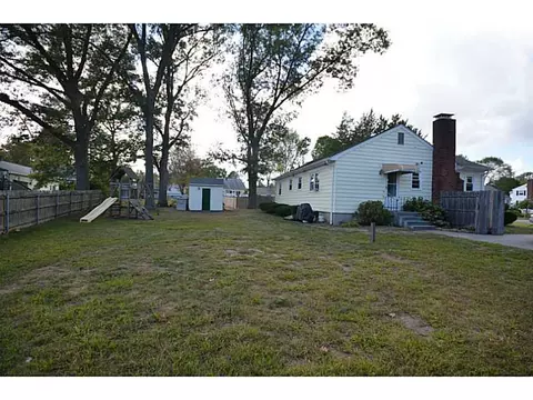 136 Phillips Ave, Warwick, RI 02888 photo 3