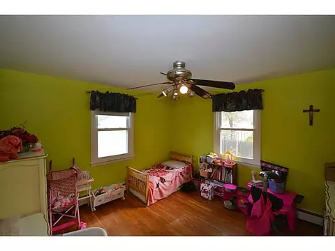 136 Phillips Ave, Warwick, RI 02888 photo 11