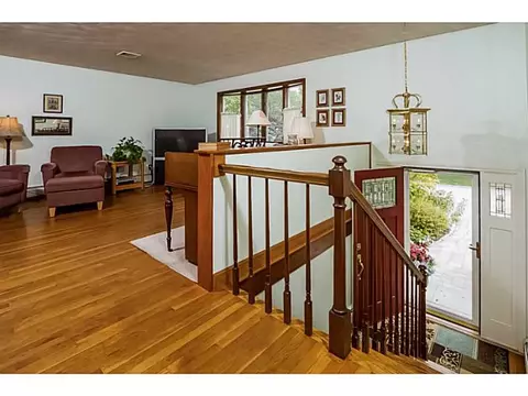 6 Prudence Ln, Warren, RI 02885 photo 7
