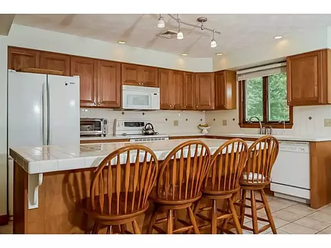 6 Prudence Ln, Warren, RI 02885 photo 5