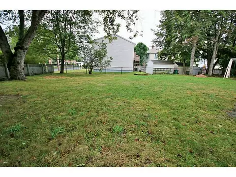 102 Temple St, Woonsocket, RI 02895 photo 22