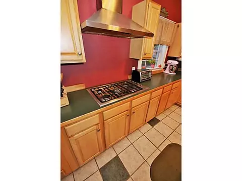 102 Temple St, Woonsocket, RI 02895 photo 7