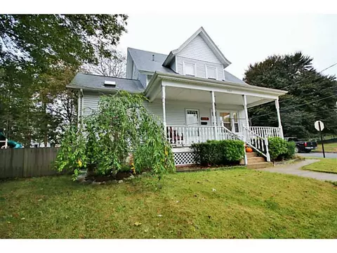 102 Temple St, Woonsocket, RI 02895 photo 18