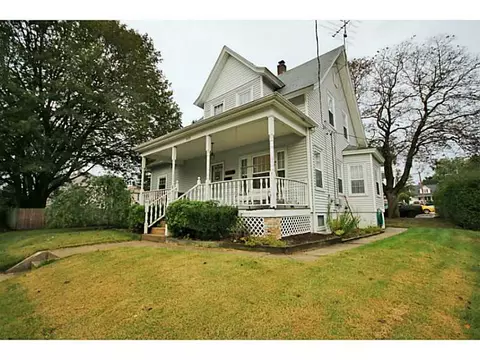 102 Temple St, Woonsocket, RI 02895 photo 17