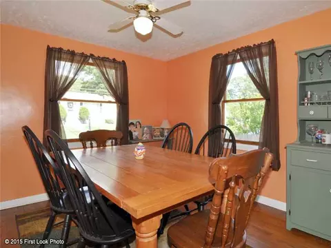84 Wayne St, Warwick, RI 02889 photo 9