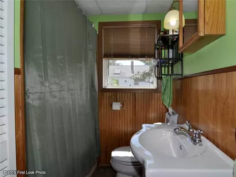 84 Wayne St, Warwick, RI 02889 photo 13