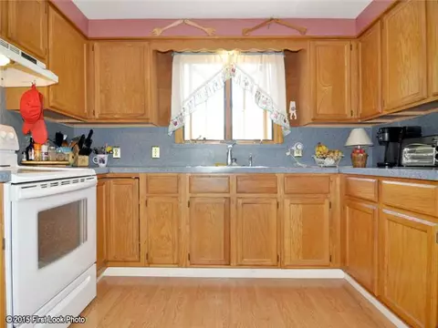 84 Wayne St, Warwick, RI 02889 photo 7
