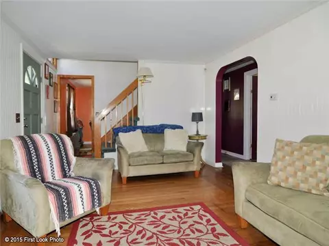 84 Wayne St, Warwick, RI 02889 photo 3