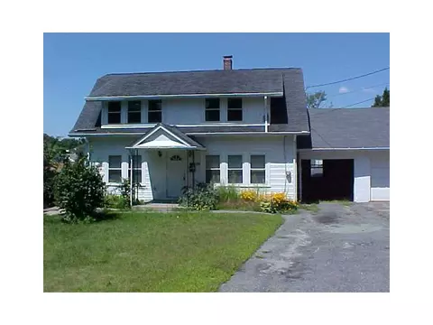28 Gaskill St, Woonsocket, RI 02895 photo 1