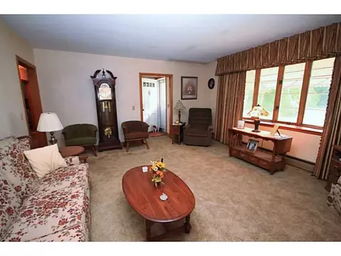 159 Circle Dr, West Warwick, RI 02893 photo 7