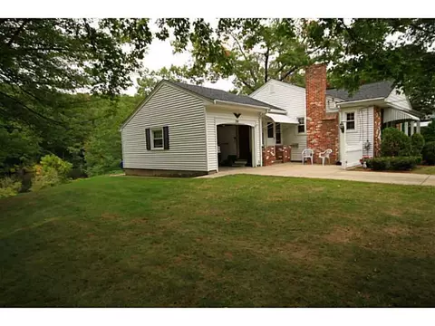 159 Circle Dr, West Warwick, RI 02893 photo 2
