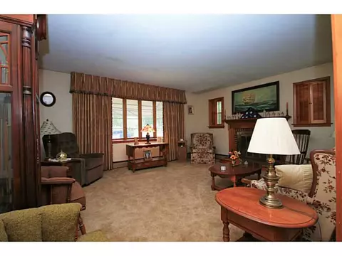 159 Circle Dr, West Warwick, RI 02893 photo 6