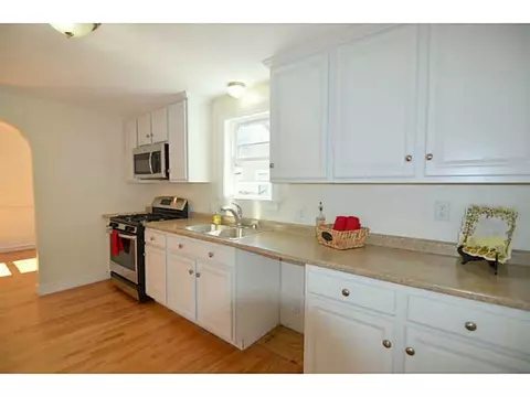 6 Abbey Ave, Warwick, RI 02888 photo 4