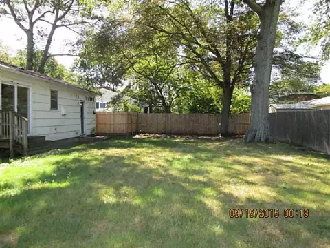 81 Torrington Dr, Warwick, RI 02889 photo 4