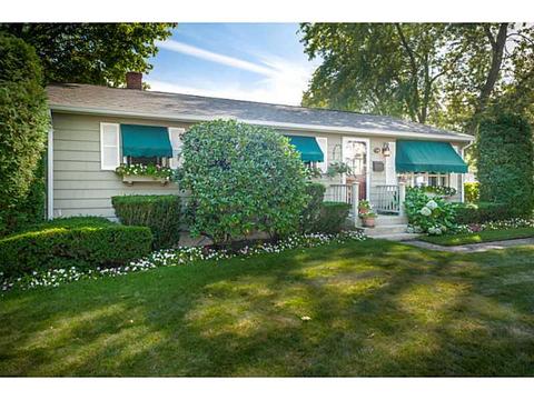 24 Deerfield Dr, Warwick, RI 02886 photo 3