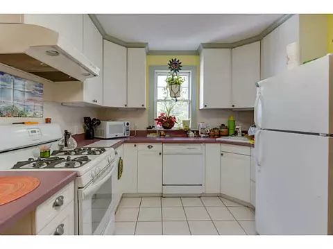 222 Mason St, Woonsocket, RI 02895 photo 7