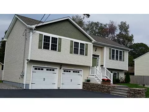 42 Doris Ave, Warwick, RI 02889 photo 1