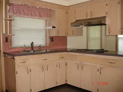 286 Morse Ave, Woonsocket, RI 02895 photo 3