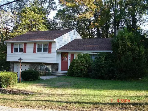 286 Morse Ave, Woonsocket, RI 02895 photo 2