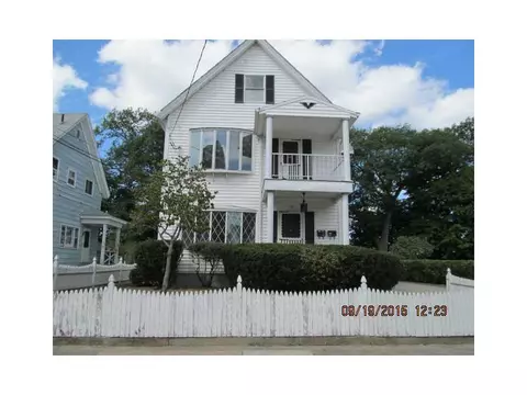 116 Park Pl, Woonsocket, RI 02895 photo 2