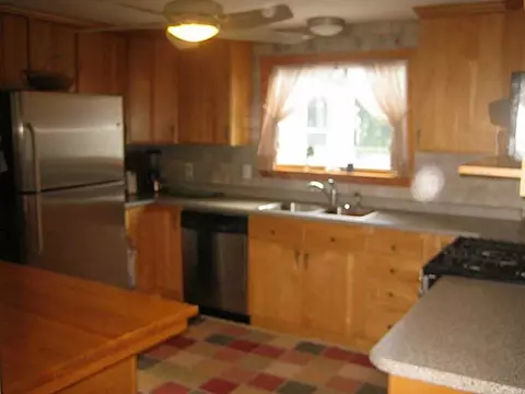 100 Janet Dr, Warwick, RI 02886 photo 10