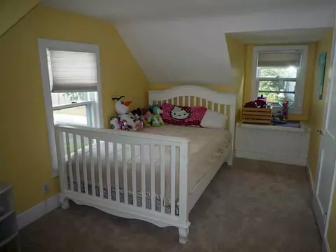 85 Wesleyan Ave, Warwick, RI 02886 photo 12