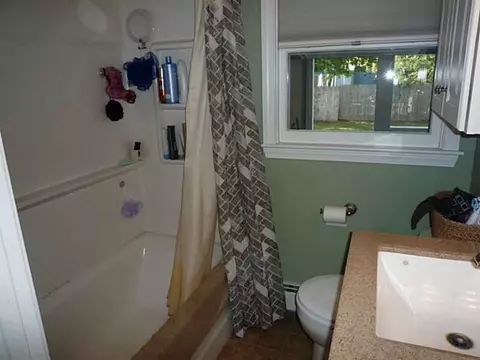 85 Wesleyan Ave, Warwick, RI 02886 photo 9