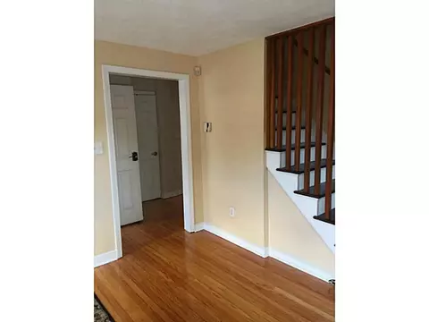 85 Wesleyan Ave, Warwick, RI 02886 photo 5