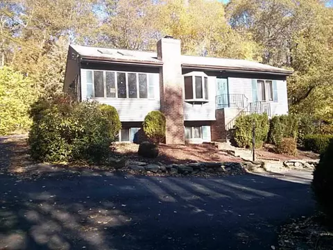 147 Chestnut Oak Rd, Glocester, RI 02814 photo 1