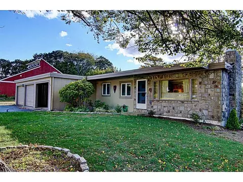 108 Fostmere Ct, Warwick, RI 02889 photo 1