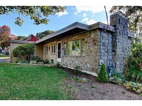 108 Fostmere Ct, Warwick, RI 02889 photo 2
