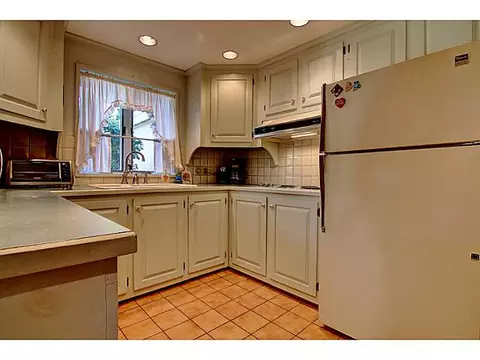 108 Fostmere Ct, Warwick, RI 02889 photo 9
