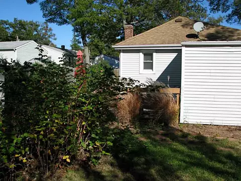 61 Wayne St, Warwick, RI 02889 photo 5