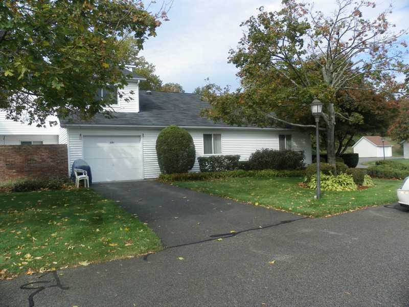891 Halifax Dr, Warwick, RI 02886 photo 2