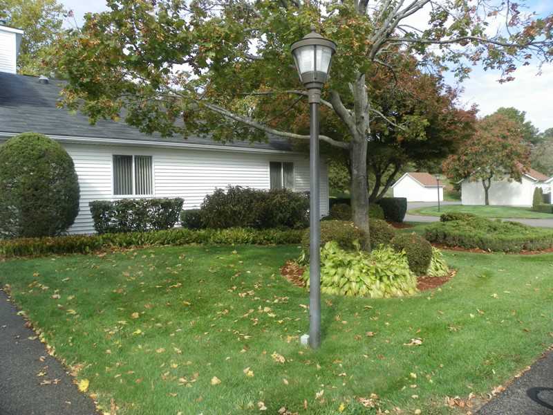 891 Halifax Dr, Warwick, RI 02886 photo 4