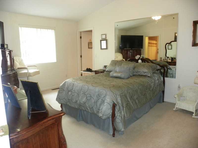 891 Halifax Dr, Warwick, RI 02886 photo 16