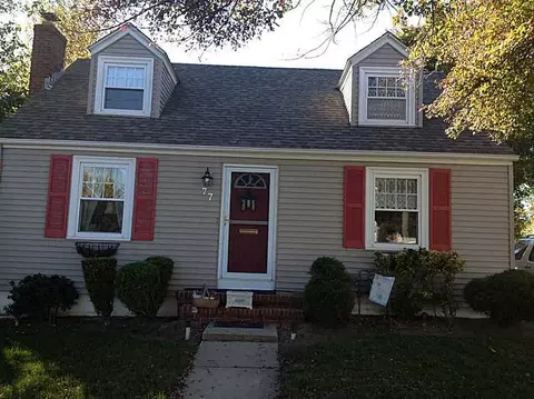 77 Macarthur Dr, Warwick, RI 02889 photo 1