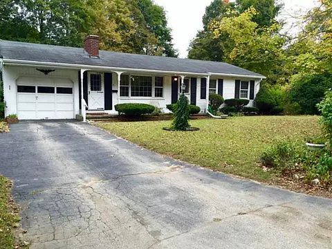 31 Highland Ave, Coventry, RI 02816 photo 1