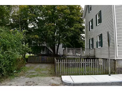 29 Nobert St, Warren, RI 02885 photo 4