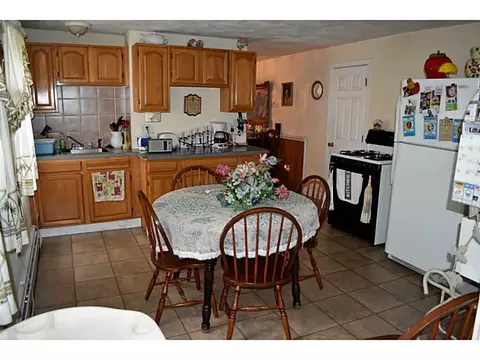 29 Nobert St, Warren, RI 02885 photo 9
