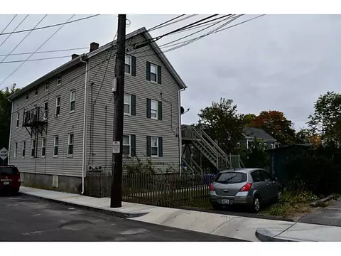 29 Nobert St, Warren, RI 02885 photo 3