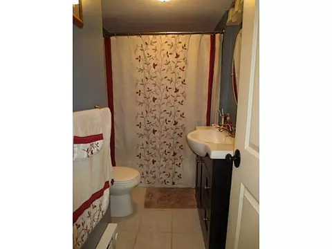 916 Park Ave, Woonsocket, RI 02895 photo 17