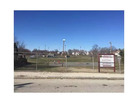 916 Park Ave, Woonsocket, RI 02895 photo 22