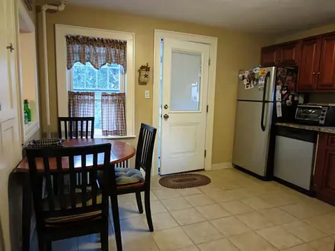 916 Park Ave, Woonsocket, RI 02895 photo 2