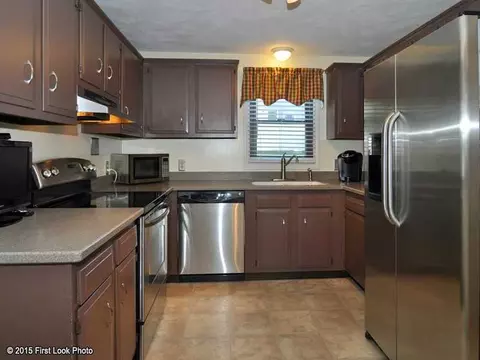 44 Grimshaw Pl, Warwick, RI 02889 photo 6